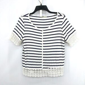 Uptown Vibe Shirt Womens Size M White Blue Striped Lace Trim Pullover Top